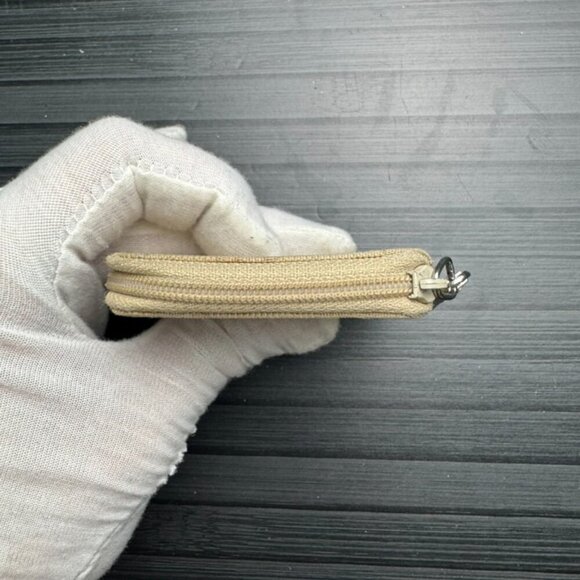 Gucci Tan GG Canvas Pouch - Picture 4 of 6